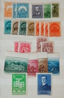 1908-1944 260 db bélyeg kevés falcossal, zárókkal és komplettekkel kis berakóban