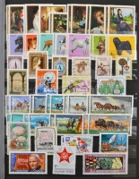 Schaubek 16 fekete lapos A/4 luxus berakó benne főleg postatiszta modern sorok másodpéldányokkal, bélyegzett sorok és darabok