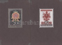 ~1958 Légrády Sándor Népművészet 6 db-os bélyegterv sorozata az 1950-es évek végéről, közte az egyszínű vázlatos rajztól a kidolgozottabb színes grafikáig, vegyes technika fekete papíron, egyenként 6.5 x 8.5 cm / 6 different