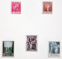 Amerika hagyaték 3 album + levélberakó közte postatiszta magyar, kis olimpia gyűjtemény, hozzá USA FDC-k, levélkivágások, stb karton dobozban