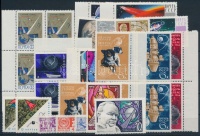 1966-1969 Űrkutatás motívum 34 db bélyeg, közte sorok és összefüggések