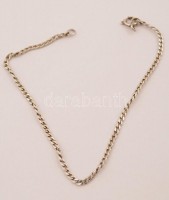 Ezüst(Ag) karlánc, jelzett, sérüléssel, h: 17 cm, nettó: 2 g
