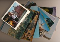 31 db MODERN külföldi városképes képeslap, ebből 5 leporelló képeslapfüzet (Granada, Barcelona, Betlehem, Jeruzsálem, Moszkva) / 31 MODERN worldwide townview postcards, 5 leporello postcard booklets (Granada, Barcelona, Betlehem,