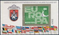 1977 Európai Biztonsági és Együttműködési Értekezlet (IV.) vágott blokk (5.000) (gumihiba / gum disturbance)