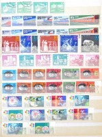 NDK postatiszta-pecsételt párhuzamos gyűjtemény 1970-1983 sorok, blokkok, több bélyeg betapadt, de szétválasztható 2 db 16 lapos, A4-es berakóban (Mi EUR ~1.600)
