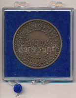 1984. '100 éves a Szerelvényértékesítő Vállalat' Br emlékérem lezárt plasztiktokban (42,5mm) + 1985. 'MSZMP - XIII. Józsefvárosi Pártértekezlet' egyoldalas Br emlékérem, sérült tokban (42,5mm) T:1