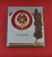 ~1960-1970. 'Hadsereg Bajnok - Távolugrás I.' aranyozott, zománcozott jelvény, fém keretben, dísztokban (105x90mm) T:2