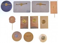 11db-os vegyes külföldi, nagyrészt traplövészet (agyaggalamb lövészet) tematikájú jelvény és kitűző tétel T:2
11pcs of various, mainly Olympic trap shooting themed  badges and pins C:XF