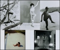 cca 1978 Fincsi képek egy régi dobozból, 13 db szolidan erotikus fénykép, korabeli negatívokról mai nagyítások, 15x10 cm / 13 erotic photos, 15x10 cm