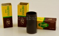 cca 1970 Erotikus és pornográf fotónegatívok, 24 felvétel 3 tekercsen, 6x9 cm