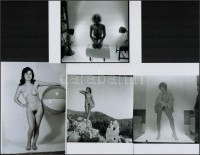 cca 1980 Fotózkodni jaj de jó! 13 db szolidan erotikus fénykép, korabeli negatívokról mai nagyítások, 13x18 cm / 13 erotic photos, 13x18 cm