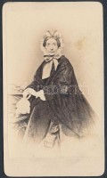 cca 1860 Amália Auguszta (1801-1877) (Amalie Auguste von Bayern) szász királyné, I. János szász király felesége (1801-1873), bajor hecegnő fotója, Hanns Hanfstaengl, Drezda, 6x10 cm / cca 1860 Photo of Amalie Auguste von Bayern