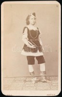 Lousiabeth Röckel (1841-1913) színésznő, Friedrich Halm: Wildfeuer c. színdarabjában 9x11 cm