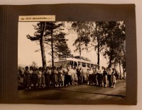 cca 1960 Egy csehországi IBUSZ társasutazás képei, nylon mappában, változó méretben, jó állapotban.