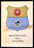 Mezőkövesd város monográfiája. Szerk.:  Dr. Sárközi Zoltán, Dr. Sándor István. Bp., 1973, Borsod m. Nyomdaipari Vállalat. Kiadói papírkötés, az elülső borító kissé foltos, de egyébként jó állapotban. Megjelent 3000