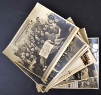 1929-1970 Gáspár Vilmos, egy világutazó eszperantista érdekes útinaplója. Több száz oldal a javarészt a 30-as évek tett utazásokról. Fotók, képeslapok, bélyegek, levélzárók és rengeteg pecsét az út állomásairól. Minden