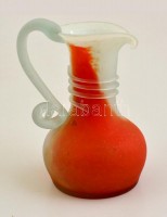 Dekoratív fújt kancsó, plasztikus rátéttel, hibátlan, jelzés nélkül, m:19 cm