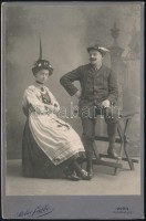 cca 1890 Osztrák népviseletbe öltözött pár / Austrian folkwear. 11x17 cm