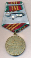 Szovjetunió 1958. 'Kitűnő szolgálatárt III. osztály' fém kitüntetés mellszalaggal T:2Soviet Union 1958. 'Medal For Impeccable Service 3rd class' metal decoration on ribbon C:XF
