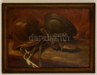 Olvashatatlan jelzéssel: Csendélet rohamsisakkal. Olaj, karton, keretben, 33×47 cm