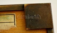 Kopcsányi Ottó (1933-): 'Lovagi' doboz, réz fa betéttel, jelzett, 13,5x13,5x2,5 cm