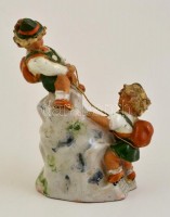 Szécsi kerámia hegymászó gyerekek, kézzel festett, részben mázas, jelzett, kopásokkal, m: 18 cm