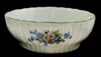 Zsolnay porcelán virágmintás tál, jelzett, matricás, kopásnyomokkal, apró lepattanásokkal, d: 21 cm
