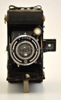 cca 1930 Német 6x9-es harmonika kihuzatos fényképezőgép, Schneider-Kreuznach Radionar 105mm f/4,5 objektívvel, Pronto zárral, viseltes, de működőképes állapotban / Vintage German 6x9 folding camera, in worn, working condition