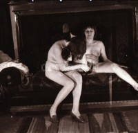 cca 1972 Erotikus és pornográf fotónegatívok, 11 felvétel két tekercsen, 5,5×5,5 cm