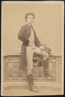 cca 1860-1870 Tamássy József (1837-1892) magyar színész, portérfotó Licskó műterméből, alja levágva, 9×6 cm