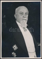 Procopius Béla (1868-1945) numizmatikus, athéni nagykövet fotója kitüntetésekkel 1942-ből. 13x18 cm