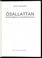 Géczy Barnabás: Ősállattan. Invertebrata Paleontologia. Bp.,1993, Nemzeti Tankönyvkiadó. Kiadói kartonált papírkötés, aláhúzásokkal.