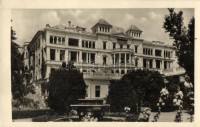 40 db régi és modern magyar városképes lap vegyesen, főleg Budapest és a Balaton környéke / 40 pre-1945 and modern Hungarian town-view postcards mixed, mainly Budapest and Lake Balaton