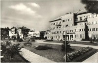 10 db főleg modern városképes lap, szállodák: Sopron (Lövér szálló, Fenyves), Siófok (Vénusz szálló) / 10 mainly modern town-view postcards, hotels: Sopron, Siófok