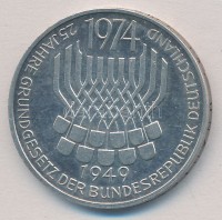 NSZK 1974F 5M Ag '25 éves az Alkotmány' T:1- FRG 1974F 5 Mark Ag '25th Anniversary - Constitutional Law' C:AU Krause KM#138