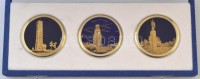 NDK DN 3db klf porcelán emlékérem dísztokban, hátoldalán 'Weimar-Kobalt' jelzés (64mm) T:1GDR ND 3pcs of diff porcelain commemorative medallions in original case, with 'Weimar-Kobalt' marking on reverse (64mm) C:UNC