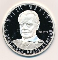 Németország 1997. 'Willy Brandt - A Német Szövetségi Köztársaság kancellárjai' jelzett Ag emlékérem, tanúsítvánnyal (20g/0.999/40mm) T:PPGermany 1997. 'Willy Brandt - Die Kanzler der Bundesrepublik Deutschland' hallmarked Ag
