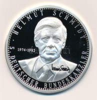 Németország 1997. 'Helmut Schmidt - A Német Szövetségi Köztársaság kancellárjai' jelzett Ag emlékérem, tanúsítvánnyal (20g/0.999/40mm) T:PPGermany 1997. 'Helmut Schmidt - Die Kanzler der Bundesrepublik Deutschland' hallmarked Ag