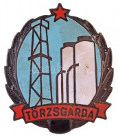 ~1960-1970. 'Olajipari Törzsgárda' zománcozott fém jelvény, hátoldalán '2544' sorszám (32x40mm) T:2