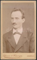 1880-1900 Férfi portré, keményhátú kabinetfotók Scherner és Haninger innsbrucki műterméből,2db, cca 11x6cm