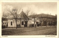 Orosháza, Kisvonat-állomás, vasútállomás, AKG Orosházai Piactér, Daubner üzlete, cukrászda. Hajdú János fényképész kiadása (EK)
