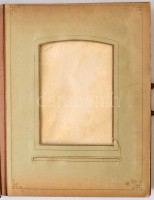cca 1900 Antik üres fotóalbum, bársony borító, réz csattal, réz rátéttel, a borító kopott, belül-kisebb nagyobb-szakadásokkal, 27x21x6 cm.