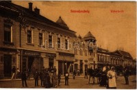 1915 Sátoraljaújhely, Wekerle tér, gyógyszertár, Magyar Alföldi Gemes-féle házikenyér, Frenkel Antal, Kerekes Pál, Lukács H. és Kornstein Ignác és Löw Mihály üzlete. Haladás kiadása 283. (Rb)
