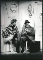 cca 1990 Farkas Tamás (1925-2014): 5db színészfotó, közte Máthé Erzsi, Gálvölgyi János és mások, a hátoldalán pecséttel jelzett, 18x13 cm