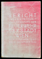 Bericht über die Tätigkeit und Verwaltung der Feuerwehr der Stadt Wien vom 1. Jänner 1920 bis 31. dezember 1929. Wien, 1930, Verlage des Gemeinderatspräsidiums,(L. Beck&Sohn-ny.), 330 p.+1 t.(kihajtható térképpel.) Egészoldalas és