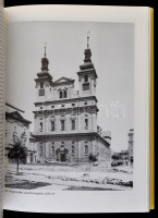 Magyarország építészetének története. Írták: Farbaky Péter, Ferkai András, Gerle János, Kelényi György, Lővei Pál, Sabján Tibor, Sisa József. Szerk.: Sisa József, Dora Wiebenson. Bp.,1998, Vincze. Kiadói kartonált