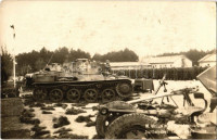 Veszprém, Jutas; M. Kir. Kinizsi Pál Honvéd csapat tiszthelyettes képző iskola, katonák tankokkal. Vitéz Mészáros István photo (fl)