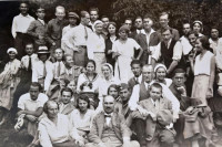 cca 1930 Vegyes fotó tétel: családi képek, utazások, stb., összesen 54 db, egy részük feliratozva, különböző méretben