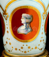 cca 1870 Moderateur olajlámpa Zsolnay porcelán talpazattal Dietmar réz égőfejjel, kézzel festett reneszánsz páros portrés, kopott festéssel, jelzett, pótolt burával, m: 52 cm (71 cm)