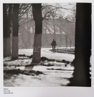 Bortnyik György: Változó helyek árnyai. Sajtófotók 1968-1983. hn., 2015, Tinta-Árkos. Második kiadás. Fekete-fehér fotókkal. Kiadói kartonált papírkötés, volt könyvtári példány, jó állapotban.